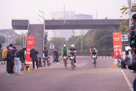 Cyclists competing in Dhaka city race